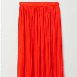H&M pleated skirt